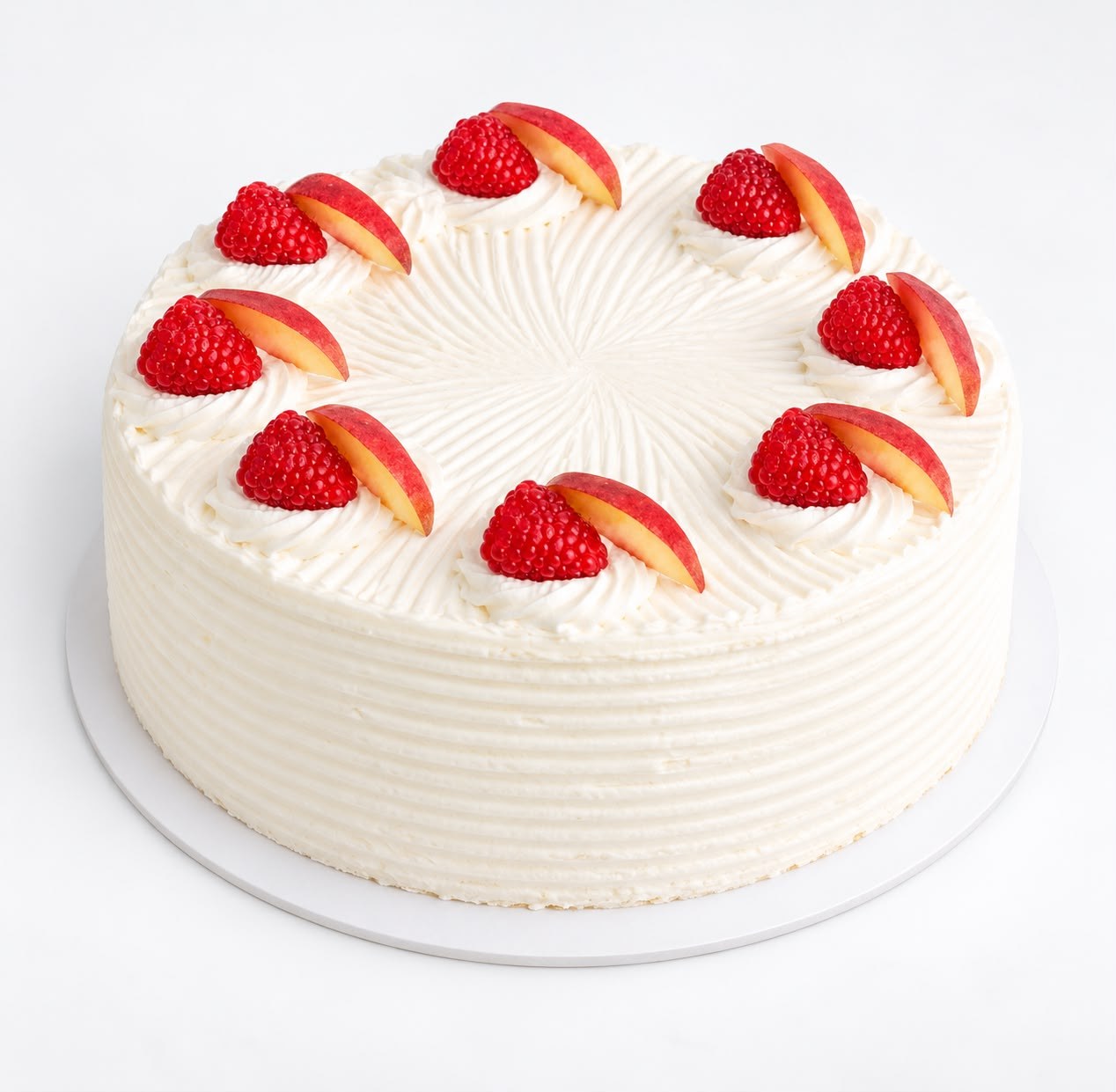 ice wind (12 slices) Ice Wind cake with whipped cream, raspberries and peach slices